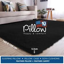 Bahan rasfur selain digunakan untuk pembuatan karpet, juga sering digunakan untuk pembuatan jaket, vest maupun jenis pakaian. Karpet Bulu Rasfur Ukuran 160 X 100 Tebal 5 5cm Pillow Terbaru Agustus 2021 Harga Murah Kualitas Terjamin Blibli