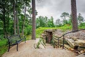 13 Epic Things You Never Thought Of Doing In Arkansas But Should In 2020 Eureka Springs Eureka Springs Arkansas Hot Springs Arkansas