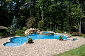 Inground Swimming Pools Designs Curated By Desert Pools And Spas 389 Tranquille Rd Ka Hinterhof Pool Landschaftsbau Gartenpools Schwimmbad Landschaftsbau
