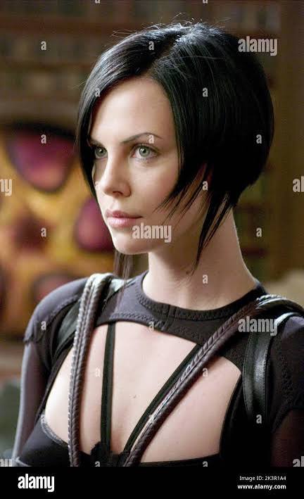 Charlize Theron Film: Aeon Flux (Æon Flux) Usa 2005, Director: Karyn Kusama  01 December 2005 **WARNING** This Photograph is for editorial use only and  is the copyright of PARAMOUNT and/or the Photographer