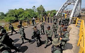 Tras el anuncio del decreto, el pasado viernes, el trabajador la primera vez que nicolás maduro declaró el estado de excepción y emergencia económica fue en enero de este año, pocos días después de la instalación de la nueva. Venezuela Prorroga Cierre De Frontera Y Decreta Estado De Excepcion