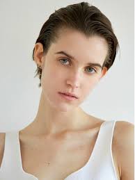 ⊛ ▷ Main female models