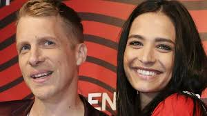 Die tränen von gerda lewis schlagen hohe wellen. 2021 Oliver And Amira Pocher This Is How They Felt In The Corona Quarantine