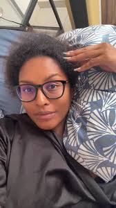 Izao ilay volo ketadoza ary e 😩 Ka izao ilay tantara😂 taminy tapa-bolana  a nanao coloration végétale, marron café, dia mihevitra hoe nandaitra be  ilay izy. Kinanjo… toa ohatrany tsy rakotra akory