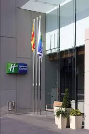 You'll be in a relaxing environment while still being close to the train station and other landmarks so you won't be far from your favorite city sites. Holiday Inn Express Barcelona City 22 An Ihg Hotel Barcelona Price Address Reviews
