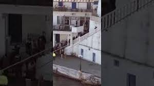 Θυμωμένοι είναι οι έλληνες πολίτες με τον πρωθυπουργό της χώρας κυριάκο μητσοτάκη καθώς, χθες σάββατο 6/2 παραβρέθηκε σε γεύμα με άλλα 40 άτομα σε επίσκεψή του στην ικαρία, τη στιγμή που οι. To Geyma Toy Kyriakoy Mhtsotakh Sthn Ikaria Youtube