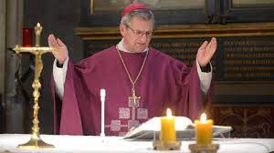 Immediately after the performance, woelki released his auxiliary bishop dominikus schwaderlapp and the head of the archbishop's court, official günter assenmacher, from their offices with immediate effect due to breaches of duty. Weihbischof Dominikus Schwaderlapp Domradio De