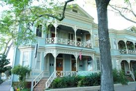 House Encounter Know How She Does It Pastel House Historic Homes Victorian Homes
