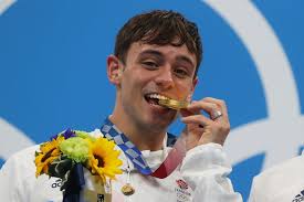 13 hours ago · tom daley and matty lee celebrate gold in synchronised10m diving the centre step of an olympic podium is only about half a foot taller than the others. Ymnrii33ye5hwm
