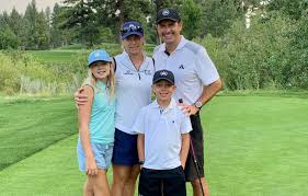 Highlights jack nicklaus sinks birdie putt at pnc father son in the opening round of the 2019 pnc father son. Kuxq6p6xdzuygm