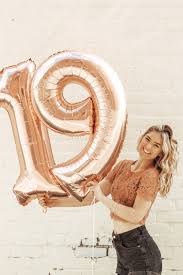 19th Birthday Photoshoot Ideas With Friends Birthday Photos 19th Birthday Birthday Balloons Birthday 19th Birthday Instagram Kyl Birthday Balloons Pictures Cute Birthday Pictures Birthday Photoshoot