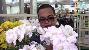 Gubahan bunga yang boleh dijadikan dekorasi, menyerikan rumah gubahan orkid 6 tangkai utk puan fadilah | orchid arrangement. Nine11 Segmen Jom Tutorial Gubahan 3 Tangkai Orkid Youtube