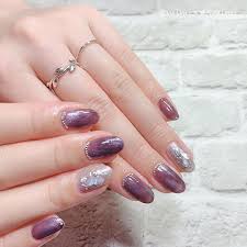 みみ on instagram 9 30 ムラ塗りクラシカルネイル デュカートの新色 ブラックベリーを使ってネイルしました 簡単 失敗知らずのムラ塗り 困った時のムラ塗りだと再確認 笑 ブラックベリーは一度塗りだと渋めのパープル 2度塗りするとグレージュに近い色味