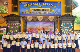 Kompang boys al jawhar sk desa tun hussein onn show their kompang formation. Majlis Pelantikan Ketua Sk Desa Tun Hussein Onn K L Facebook