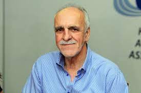 «στηρίζω την πρωτοβουλία του δήμου πάτρας, αφού αναδεικνύει με το δυναμικό αυτό τρόπο ένα πρόβλημα που αγγίζει ιδιαίτερα τους νέους ανθρώπους. Iootytwixohlwm