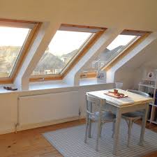 Wat Brengen Deze Drie Velux Dakramen Toch Een Boel Daglicht En Uitzicht Doe Inspiratie Op Via Www Velux Nl V Dachausbau Schlafzimmer Dachfenster Dachgauben