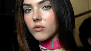 Makijaż na wiosnę 2024