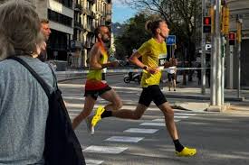 Photo Un athlte russe court 10 kilomtres  Barcelone en 31 minutes et ...