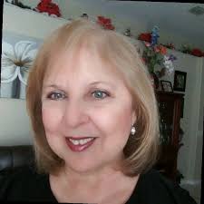 Miranda Hanks's Instagram, Twitter & Facebook