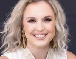 Meet Our Associate Editor (And Everything She's Loving Right Now)