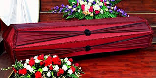 Mettre une photo dans un cercueil porte malheur. Interpretation Des Reves Quel Est Le Reve D Un Cercueil Ouvert Ferme Vide Avec Une Personne Morte Avec Une Personne Vivante Noir Rouge Petit Pourquoi Rever De Vous Voir Dans Un Cercueil Un