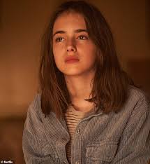 Ryan Gosling and Ana de Armas' thriller The Gray Man PANNED by critics who  say it's 'a bland Bond'