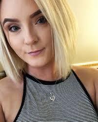 Dont worry, I still play with my make up 🤗 with and without eyeliner and  mascara #jaclynhillpalette #makeuplover