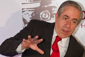 Exhorta a invertir en espectáculos de comedia