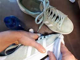 Elles ont un certains charme et une douceur au touché qu'il faut entretenir. Entretien Cuir Velours Et Nubuck Cordonnerie La Scarpa