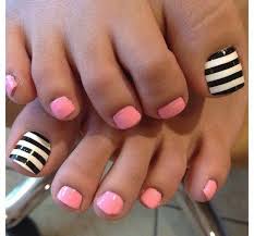 Black And White Striped Toe Nails 50 Pretty Toe Nail Art Ideas For Creative Juice Summer Toe Nails Cute Toe Nails Pretty Toe Nails