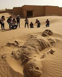 🚨BREAKING NEWS: Giant Mummy Unearthed in Desert Sands! 🏜️💀