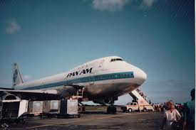 Panam Clipper Mandarin Boeing 747 100 Loading Passengers At Princess Juliana International Airport S Pan American Pan American Airlines Commercial Aircraft
