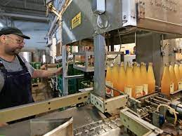 Den themen landwirtschaft, kulturtechnik, markt und propaganda, pflanzenbau, mosterei und weinbau, gemüseanbau, tierzucht, milchwirtschaft und käseherstellung, landwirtschaftliche maschinen, jagd und fischerei, vogelschutz und trachten/heimatwerk waren eigene ausstellungen gewidmet. Hochbetrieb Zur Obsternte In Geithainer Mosterei