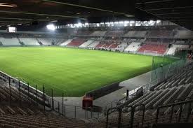kraˈkɔvʲa), is a polish sports club based in kraków. Vista Nocturna Stadion Im Jozef Pilsudski Stadion Cracovii Cracovia Polonia Capacidad 15 016 Espectadores Equipo Local Ks C Soccer Field Stadium Soccer