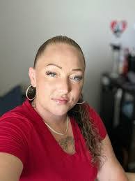 Diana Luengas's Instagram, Twitter & Facebook