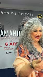 Amo mi pelo, siempre he dicho que es una característica que me hace ser  yo...mis chinos se han vuelto parte de mí, como mi voz. 💇🏻‍♀