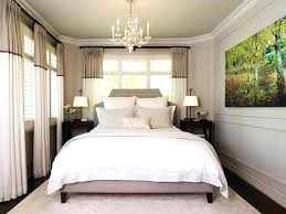 Kemudian berikan hiasan yang bisa menyamarkan warna putih agar tidak membosankan seperti pigura, kaca atau hiasan dinding. 20 Contoh Desain Kamar Tidur Elegan Terbaru Design Rumah