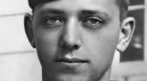 P﻿earl Harbor'da ölen Amerikalı denizci 80 yıl sonra toprağa verildi