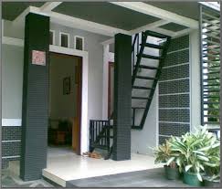 Untuk membuat tampilan tampak depan rumah yang sederhana pemilihan warna caat coklat untuk teras rumah adalah yang terbaik saat ini. Desain Teras Rumah Minimalis Sederhana Cek Bahan Bangunan