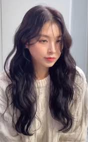 Looking for a long layered haircut model for my assessment💞 DATE: Coming  Sunday 11th at 1pm LOCATION: Shoreditch High street INCLUDES: a wash, cut  and blowdry (style of your choice) FOR FREE.