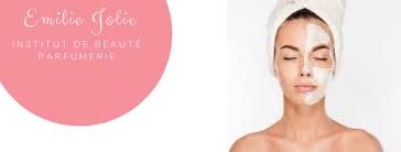 Emilie s'apprête à faire sa rentrée des classes dans une nouvelle école. Emilie Jolie Home Facebook