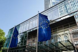 Bruxelas repatria diretamente 356 cidadãos desde o conflito contra o Irão num total de 4.100 em toda a União Europeia