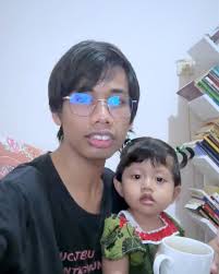 Tahun 2024 sudah berlalu, dan saya ingin mengenangnya sebagai tahun yang  memberikan banyak kebahagiaan buat saya., Di tahun 2024, saya akhirnya  menerbitkan buku lagi, judulnya “Sirkus Pernikahan”, ...