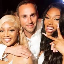 Celebrities gather for Micheal Rubins annual all white party.. Meek x Drake  x Fabolous x Yo Gotti x Glorilla and more! 🤯 🤯 🤯