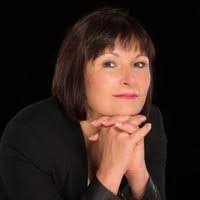 Carole Stroud's Instagram, Twitter & Facebook