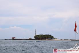 Ini perjalanan kami pertama tadabur alam ke pulau beras basah bontang dalam masa pandemi, untuk melihat sebuah keindahan pulau dan mandi air laut yang masih bersih dari pencemaran, dengan menggunakan kapal motor nelayan dari pelabuhan tanjung laut bontang, jelas iwan, panggilan akrab putra perantau dari pemalang jawa tengah. Keindahan Pulau Beras Basah Yang Wajib Anda Ketahui Paragrafnews Com