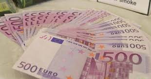 Ce pot face cetățenii emiterea bancnotei în valoare de 500 de euro va fi suspendată către finele anului 2018. Bancnota De 500 De Euro Va Iesi Din CirculaÅ£ie Ultima OrÄƒ