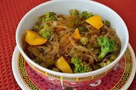 Fideos Chinos Ingredientes 175 Grs De Fideos De Soya 1 Pimiento Verde Picado 1 Pimiento Amarillo Picado Comida Oriental Recetas Veganas Faciles Comida Vegana