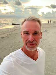 Pickleball group for singles in Clearwater area