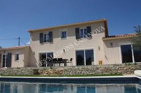 Ici Nous Avons Ete Sollicite Pour Realiser La Seconde Maison D Un Couple De Clients En Effet Leur Situation Professionnelle Et Fam En 2020 Bastide Maison Facade Villa